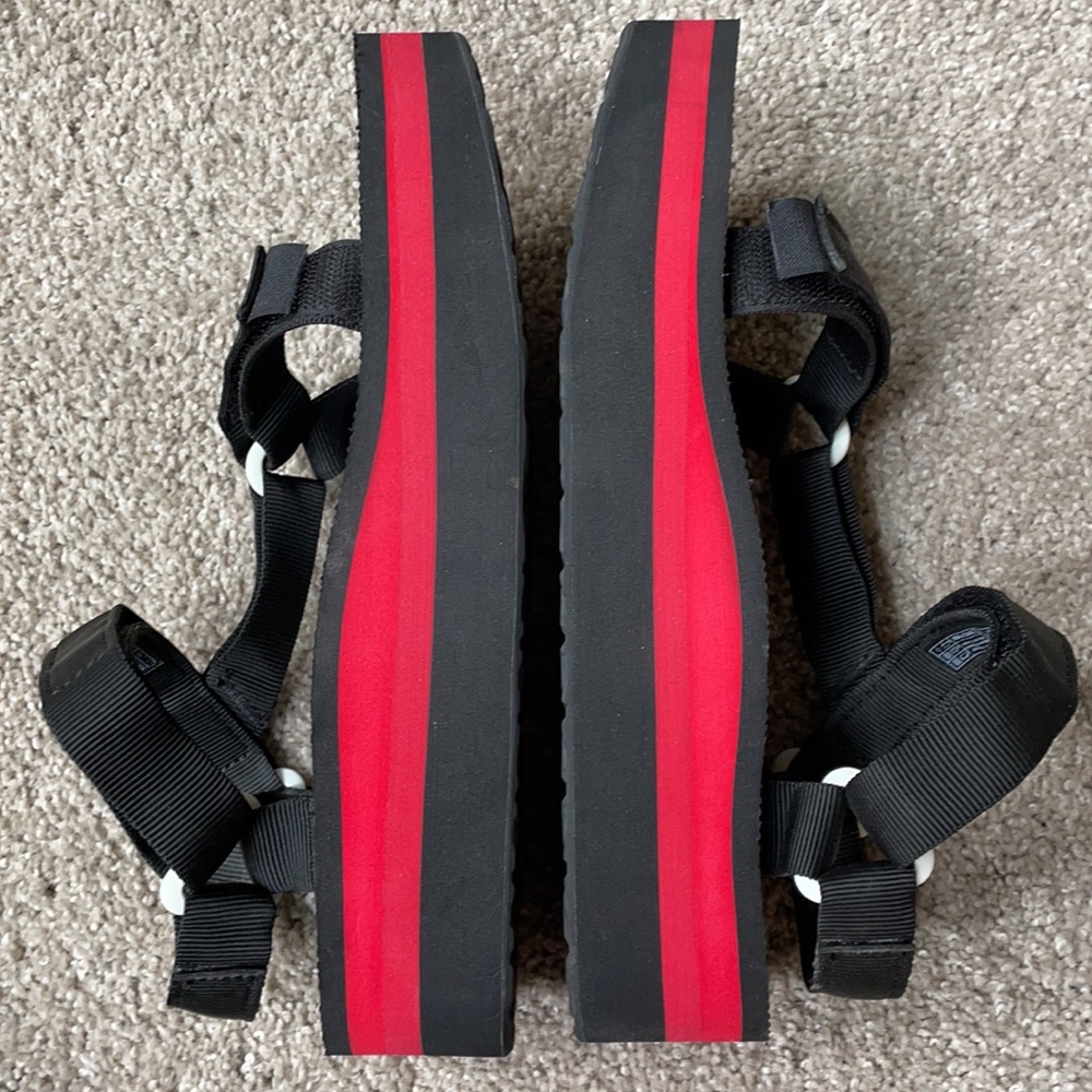 Teva sandals size 8